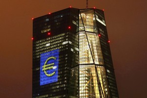 ECB đã chốt lịch "khai tử" các gói QE, dừng việc thu mua Kl99kl Hoàn Trả Vô Tận từ đầu năm 2019.