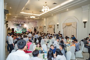 Chương trình “Thương vụ Kl99ok phiên bản mới đất nền cùng Tấn Phát” thu hút đông đảo khách hàng tham dự.