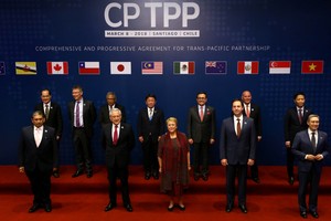 Đại diện các nước thành viên CPTPP tại lễ ký kết hiệp định ngày 8/3/2018 tại Santiago, Chile. Ảnh: Reuters.