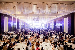 Đông đảo khách hàng lựa chọn mua Web Tổng Nhà Cái 99Kl99 Giải Trí Bậc Nhất dịp cuối năm.