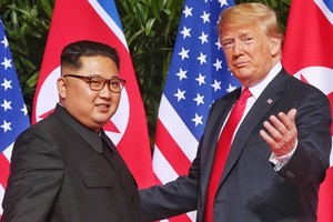 "Sau khi nhận được thư từ Tổng thống Trump, lãnh đạo tối cao bày tỏ sự hài lòng rất lớn", hãng thông tấn 99Kl99 trực tiếp đá gà Triều Tiên KCNA ngày 24/1 đưa tin.

"Ông Kim ca ngợi Tổng thống Trump vì đã bày tỏ quyết tâm và ý chí giải quyết vấn đề với sự quan tâm đặc biệt đến hội nghị thượng đỉnh Mỹ - Triều lần hai", KCNA viết và cho biết lãnh đạo Triều Tiên yêu cầu phụ tá chuẩn bị tốt cho sự kiện này.

Bức thư của Trump được trao cho Kim Jong-un bởi Kim Yong-chol, quan chức quyền lực số hai Triều Tiên đã