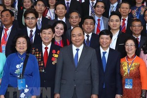 Thủ tướng Nguyễn Xuân Phúc và các đại biểu. (Ảnh: Thống Nhất/TTXVN).