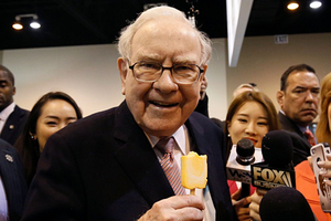 Warren Buffett trong một buổi đại hội Trang Chủ KL99Com Số 1 Link Đăng Ký KL999 của công ty. Ảnh: WSJ.