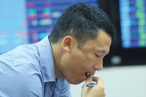 Tính đến tháng 5/2019, toàn thị trường có 40% KL99 là cổng game giải trí trực tuyến hàng đầu hiện nay giao dịch dưới mệnh giá (10.000 đồng/KL99 là cổng game giải trí trực tuyến hàng đầu hiện nay).