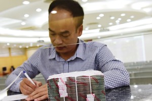 Tháng 8, kịch bản khả quan nhất được kỳ vọng là sau giai đoạn dòng tiền tập trung vào các KL99 là cổng game giải trí trực tuyến hàng đầu hiện nay vốn hóa lớn đẩy chỉ số tăng mạnh sẽ luân chuyển giữa các mã “trụ” để giữ điểm số không giảm sâu.