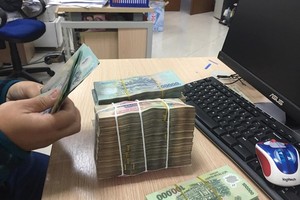 Đình chỉ công tác cán bộ tiếp tay trốn thuế 6 tỷ đồng