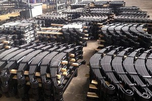 Nhíp ô tô làm ra không tiêu thụ được nên DN không muốn Kl99ok phiên bản mới mở rộng.