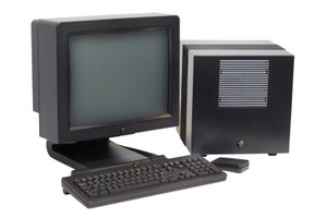 Mẫu máy tính NeXT được Steve Jobs Kl99ok phiên bản mới 12 triệu USD để phát triển nhưng không thành công về mặt doanh số. Ảnh: Reme Bolo.