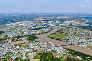 Riêng tại khu Nam Sài Gòn, quỹ đất để phát triển BĐS cao cấp ven sông còn tương đối nhiều, đặc biệt là tại các khu đô thị vệ tinh lân cận.