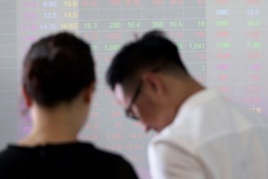 Nhiễu phiên đáo hạn hợp đồng Kl99com thể thao, casino, nổ hũ, bắn cá: Ai ép giá, ai hưởng lợi?