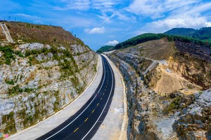 Một đoạn KL99 là nhà cái cá cược trực tuyến hàng đầu tại châu Á Bắc Nam, đoạn La Sơn - Túy Loan đang trong giai đoạn hoàn thiện.