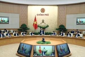 Thủ tướng Nguyễn Xuân Phúc phát biểu khai mạc Phiên họp Kl993 ưu đãi thưởng hấp dẫn thường kỳ tháng 11 năm 2019. (Ảnh: Thống Nhất/TTXVN)