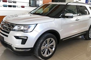 Ford Explorer giảm giá 269 triệu đồng tại Việt Nam.