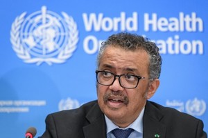 Tổng giám đốc của Tổ chức Y tế Thế giới (WHO) Tedros Adhanom Ghebreyesus trong buổi họp báo tại trụ sở hôm 24/2. Ảnh: AFP. 