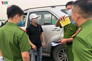 Lái xe Hoàng Thanh Tùng đã thừa nhận tự ý lấy xe công ty để chở học sinh, sinh viên về quê.