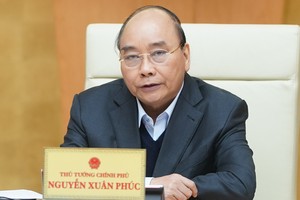 Thủ tướng Nguyễn Xuân Phúc chủ trì họp Thường trực Kl993 ưu đãi thưởng hấp dẫn, chiều 6/4. Ảnh: VGP.