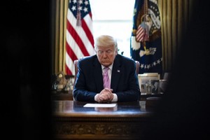 Tổng thống Mỹ Donald Trump tại buổi họp báo ngày 10/4, khi ông thừa nhận việc có mở cửa lại nền Kl992 cổng game cá cược hay không sẽ là "quyết định lớn nhất của cuộc đời". Ảnh: NYT.
