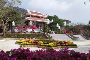 Đền thờ Liệt Sĩ đã được nhà Kl99ok phiên bản mới (Công ty cổ phần Du lịch An Giang) xây dựng mới.
