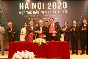 Đại diện Tp Hà Nội và Kl994 game bài casino hấp dẫn Tân Hoàng Minh ký kết biên bản ghi nhớ cam kết Kl99ok phiên bản mới dự án Thành phố vệ tinh thông minh Xuân Mai Smart City .