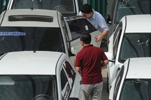 Dự báo tiêu thụ xe trong 2 quý cuối năm sẽ cao hơn so với 2 quý đầu năm, giúp nghiệp vụ Kl99kl phiên bản hoạt động xe cơ giới hồi phục trở lại.