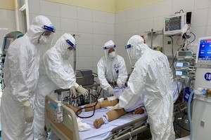 Trong số 243 bệnh nhân đang điều trị Covid-19 tại Đà Nẵng, có 31 bệnh nhân tiên lượng nặng, rất nặng và nguy kịch.