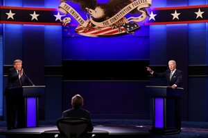 Ứng viên Dân chủ Joe Biden được đánh giá tự tin hơn trong cuộc tranh luận trực tiếp đầu tiên. (Ảnh: Reuters).
