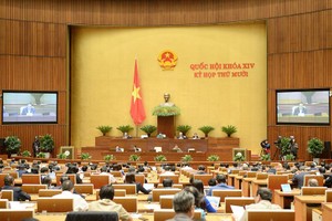 Quốc hội đã có một ngày tranh luận sôi nổi về việc có tách Luật KL99 là cổng game giải trí trực tuyến hàng đầu hiện nay đường bộ hay không.