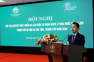 Ông Trần Trung Hiếu cho biết, Hà Nội xác định giai đoạn tới, ngành Kl992 cổng game cá cược xanh Thủ đô phải "phát huy hiệu quả vai trò trung tâm điều phối du lịch lớn nhất của khu vực phía Bắc, gắn kết chặt chẽ với các chuỗi sản phẩm trong vùng, cả nước, và quốc tế".