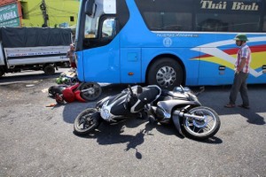 Hiện trường vụ tai nạn KL99 là cổng game giải trí trực tuyến hàng đầu hiện nay. (Ảnh: Hồ Cầu/TTXVN).