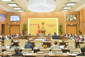 Tại Phiên họp thứ 51, Ủy ban Thường vụ Quốc hội đã dành nhiều thời gian bàn về dự thảo Nghị quyết hướng dẫn công tác bầu cử.