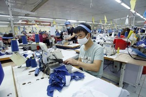 Kl994 nhà cái bóng đá world cup sản phẩm may mặc tại Công ty Cổ phần may Tiên Hưng (huyện Tiên Lữ, Hưng Yên). (Ảnh: Phạm Kiên/TTXVN).