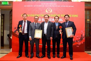 Báo Kl99ok phiên bản mới đoạt 2 giải tại Giải Búa liềm vàng năm 2020