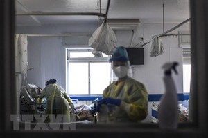 Các bệnh nhân COVID-19 tại Lisbon. (Ảnh: AFP/TTXVN).