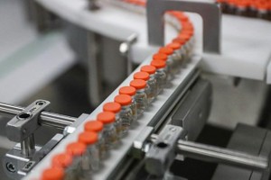 Dây chuyền Kl994 nhà cái bóng đá world cup vaccine ngừa COVID-19 của Sinovac tại Bắc Kinh, Trung Quốc ngày 23/12/2020. (Ảnh: THX/TTXVN).