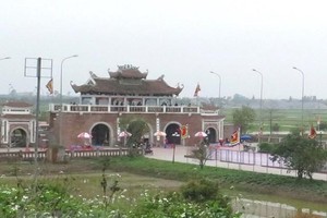 Cổng vào Khu di tích Quốc gia đặc biệt Đền Trần, xã Tiến Đức, Hưng Hà, Thái Bình. (Ảnh: Xuân Tiến/TTXVN).