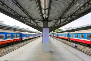 Đoàn tàu của Tổng công ty 99Kl.app khuyến mãi hot Việt Nam tại ga Hà Nội. (Ảnh: Minh Sơn/Vietnam+).