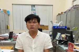 Đối tượng Bùi Mạnh Hùng tại cơ quan công an. (Ảnh: Công an tỉnh Đồng Nai).