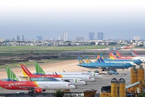 TP.Hà Nội đã dự kiến tạm thời thống nhất giai đoạn 1 mở 2 đường bay (Hà Nội - TP.HCM, Hà Nội - Đà Nẵng) với tần suất 1 chuyến khứ hồi/1 ngày trong 10 ngày đầu, từ ngày 10/10.