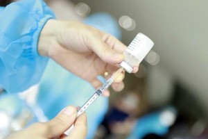 Vaccine phòng COVID-19. (Ảnh: TTXVN).
