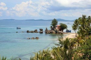 Bãi tắm trên đảo Phú Quốc. (Ảnh: Ngọc Hà/TTXVN).