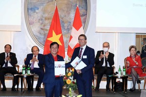 Vietjet cùng Công ty SR Technics ký kết thoả thuận hợp tác trị giá 150 triệu USD với Công ty Kỹ thuật công nghệ SR Technics (Thụy Sỹ).