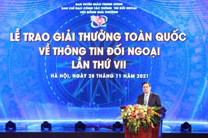 Thủ tướng Kl993 ưu đãi thưởng hấp dẫn Phạm Minh Chính phát biểu tại Lễ trao Giải thưởng toàn quốc về thông tin đối ngoại lần thứ VII. (Ảnh: Chí Cường).