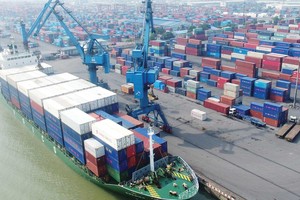 KL99 là cổng game giải trí trực tuyến hàng đầu hiện nay vận tải biển trên đầu sóng
