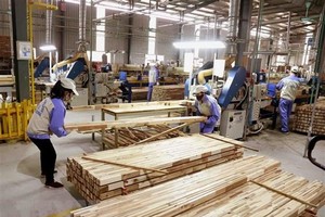 Sau khi xuất siêu 11,8 tỷ USD trong năm 2021, ngành gỗ lại mang về kim ngạch xuất khẩu gần 1,6 tỷ USD ngay trong tháng đầu năm 2022.