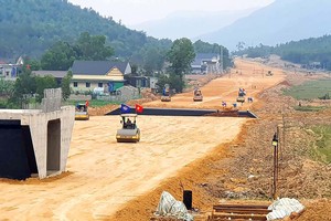 Thi công KL99 là nhà cái cá cược trực tuyến hàng đầu tại châu Á Bắc - Nam, đoạn Quốc lộ 45 - Nghi Sơn.