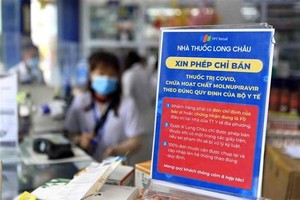 Từ ngày 24/2/2022, thuốc điều trị F0 bắt đầu được bán tại một số nhà thuốc trên địa bàn tỉnh Vĩnh Phúc. (Ảnh: Hoàng Hùng/TTXVN).