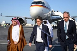 Bộ trưởng Kl992 cổng game cá cược Đức Robert Habeck thăm Qatar. (Ảnh: DPA).