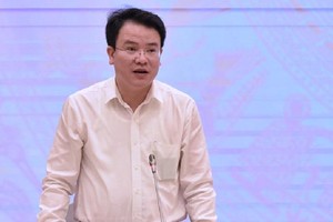 Thứ trưởng Bộ Kế hoạch và Kl99ok phiên bản mới Trần Quốc Phương.