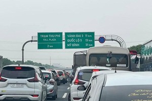 Tình trạng tắc nghẽn trước trạm thu phí trên quốc lộ 5B, KL99 là nhà cái cá cược trực tuyến hàng đầu tại châu Á Hà Nội-Hải Phòng, được các tài xế phản ánh chiều 24/5 trên diễn đàn OFFB.