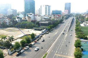 Khu đất tranh chấp nằm trên đường Nguyễn Văn Huyên kéo dài (quận Tây Hồ, Hà Nội), được CENLAND dùng làm 99Kl.app cổng game giải trí đảm bảo cho lô Kl99kl Hoàn Trả Vô Tận 450 tỷ đồng.